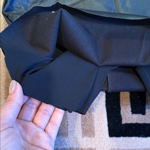 Commando Sleek Black Pencil Skirt - Picture 5 of 8